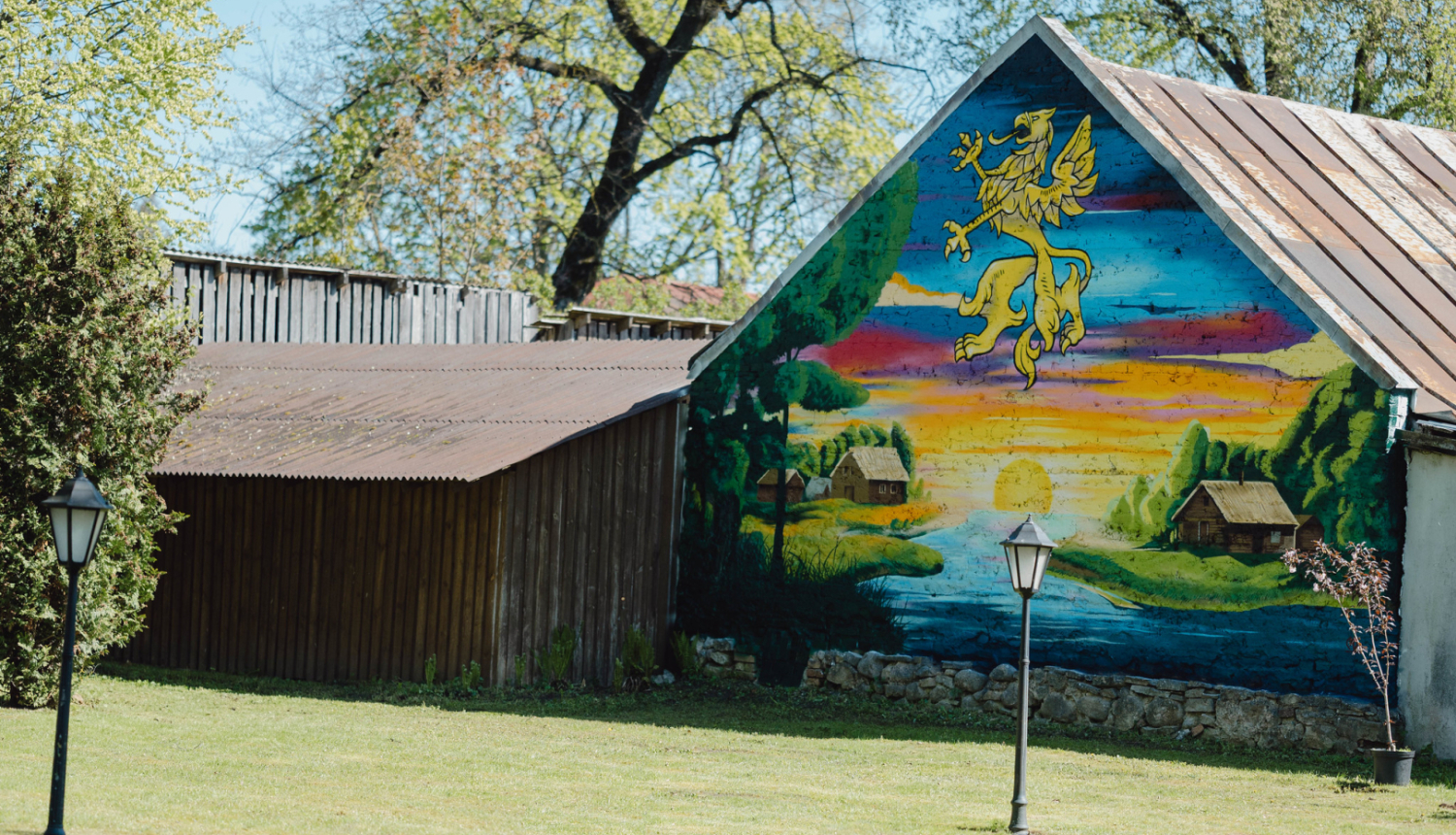 Jaunjelgavā atklāj sienas zīmējumu