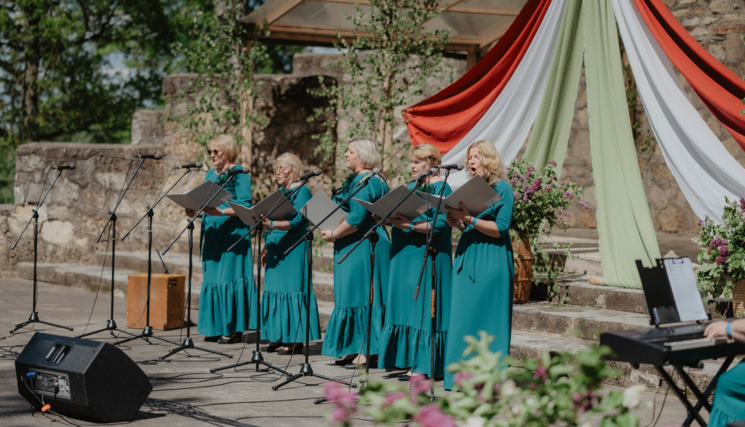 tiek dziedāta dziesma