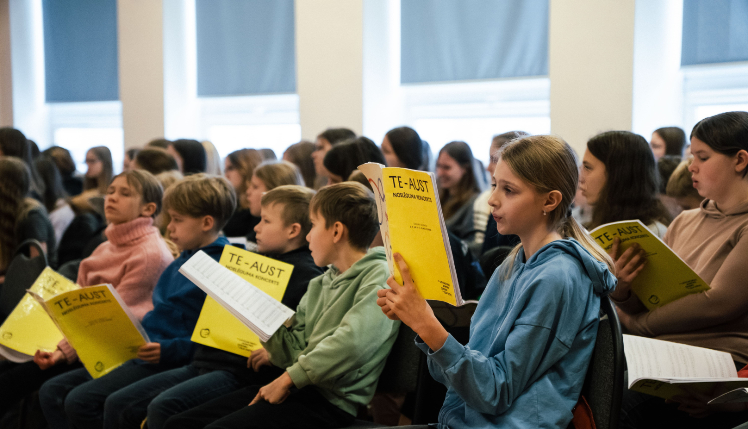 Skolēnu kori tiekas kopmēģinājumā