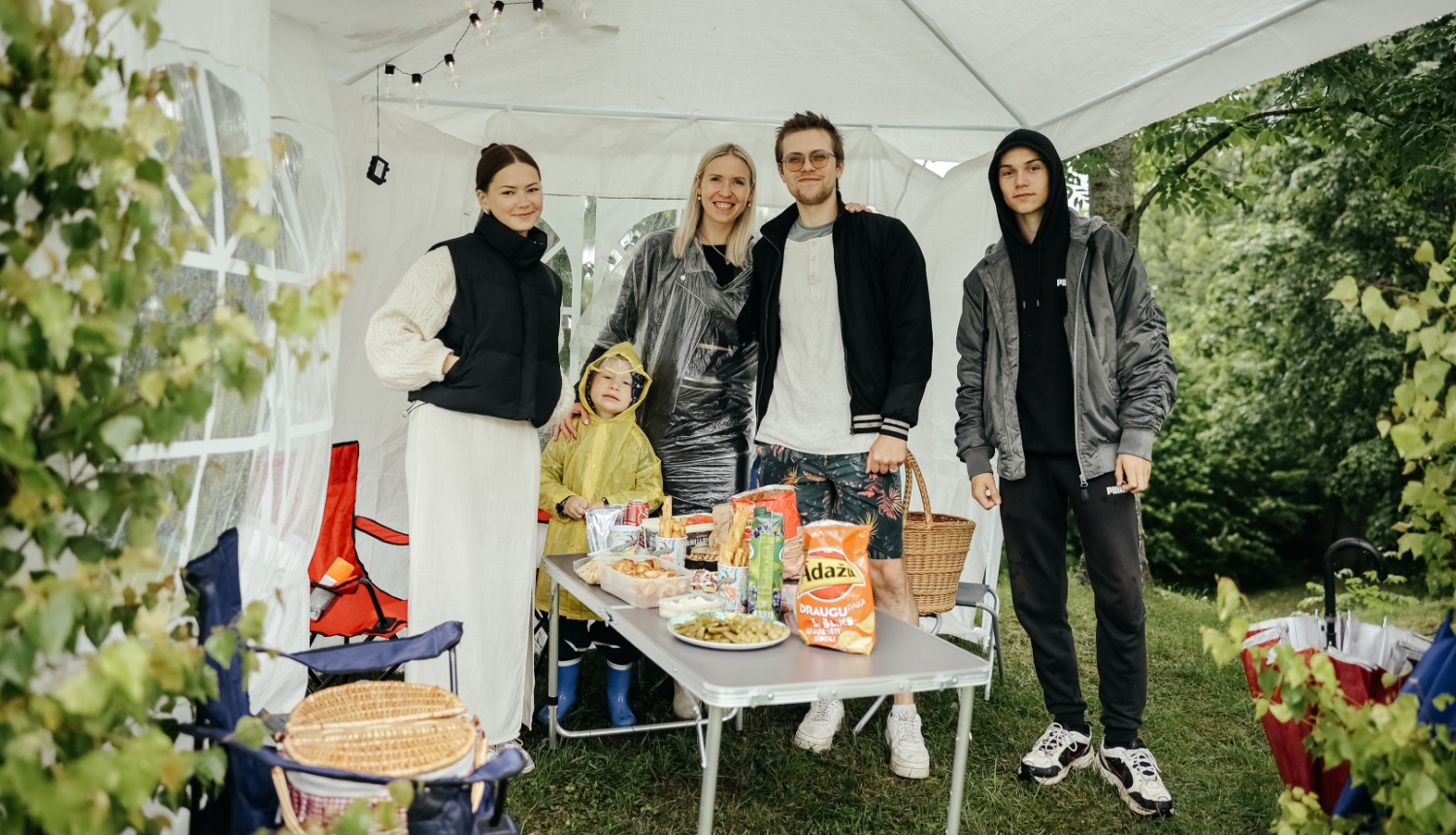 Piektdienas Pēcpusdienas Pikniks Pļaviņu Pļavā 