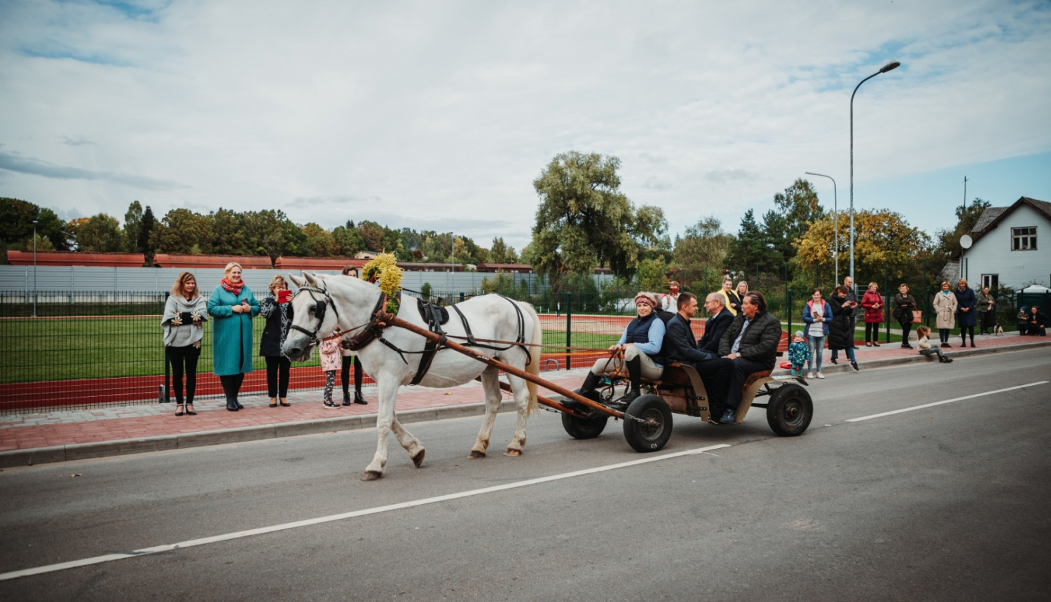 Zirga pajūgā pa Raiņa ielu