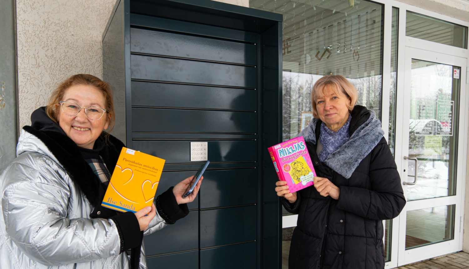 darbinieces kopa ar bibliomātu