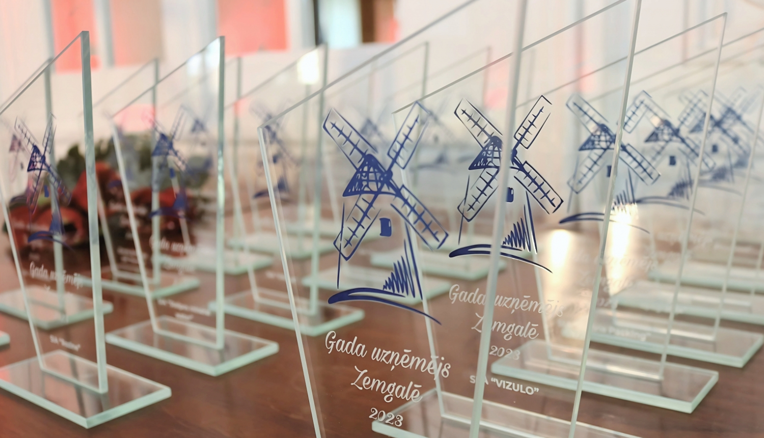pasniegs balvas Zemgales reģiona uzņēmējiem