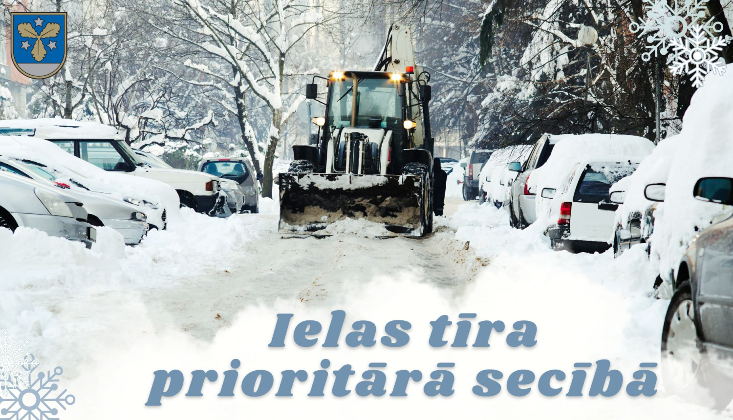 sniega tīrīsanas traktors