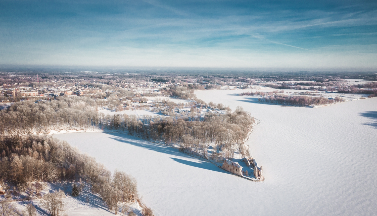 Kokneses pilsdrupas no putna lidojuma
