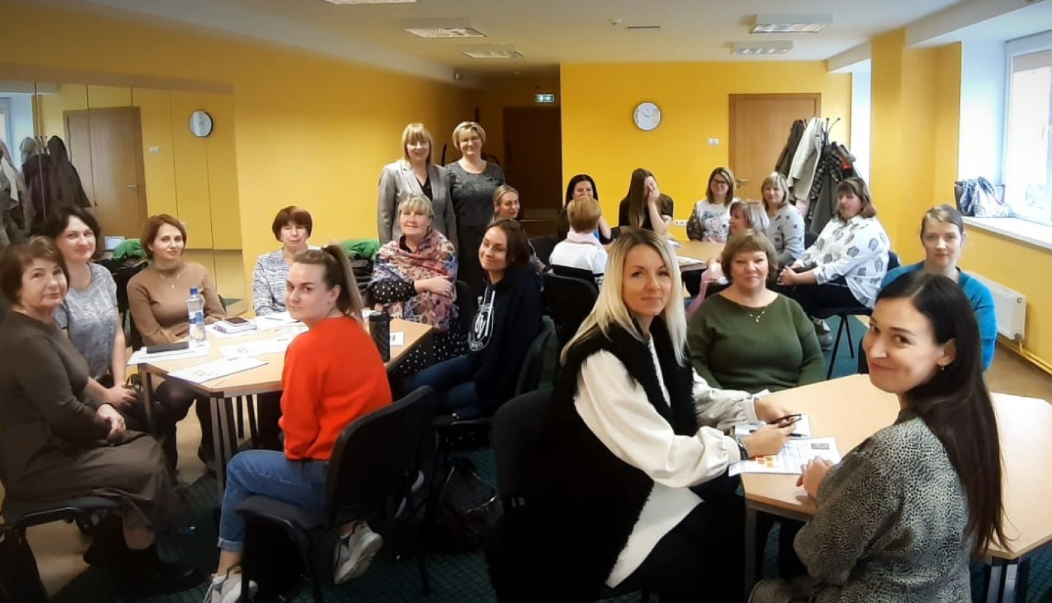 pedagogo pie galdiem