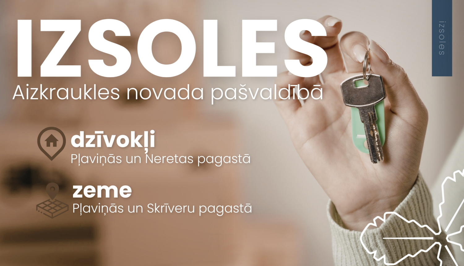 cilvēks tur rokās atslēgas