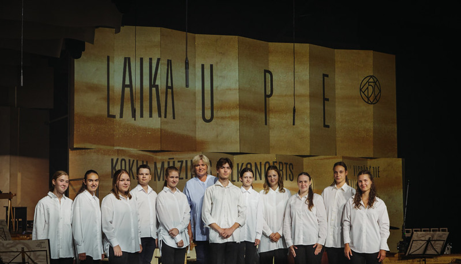 Aizkraukles “Eola kokle” spēlē svētku lielkoncertā