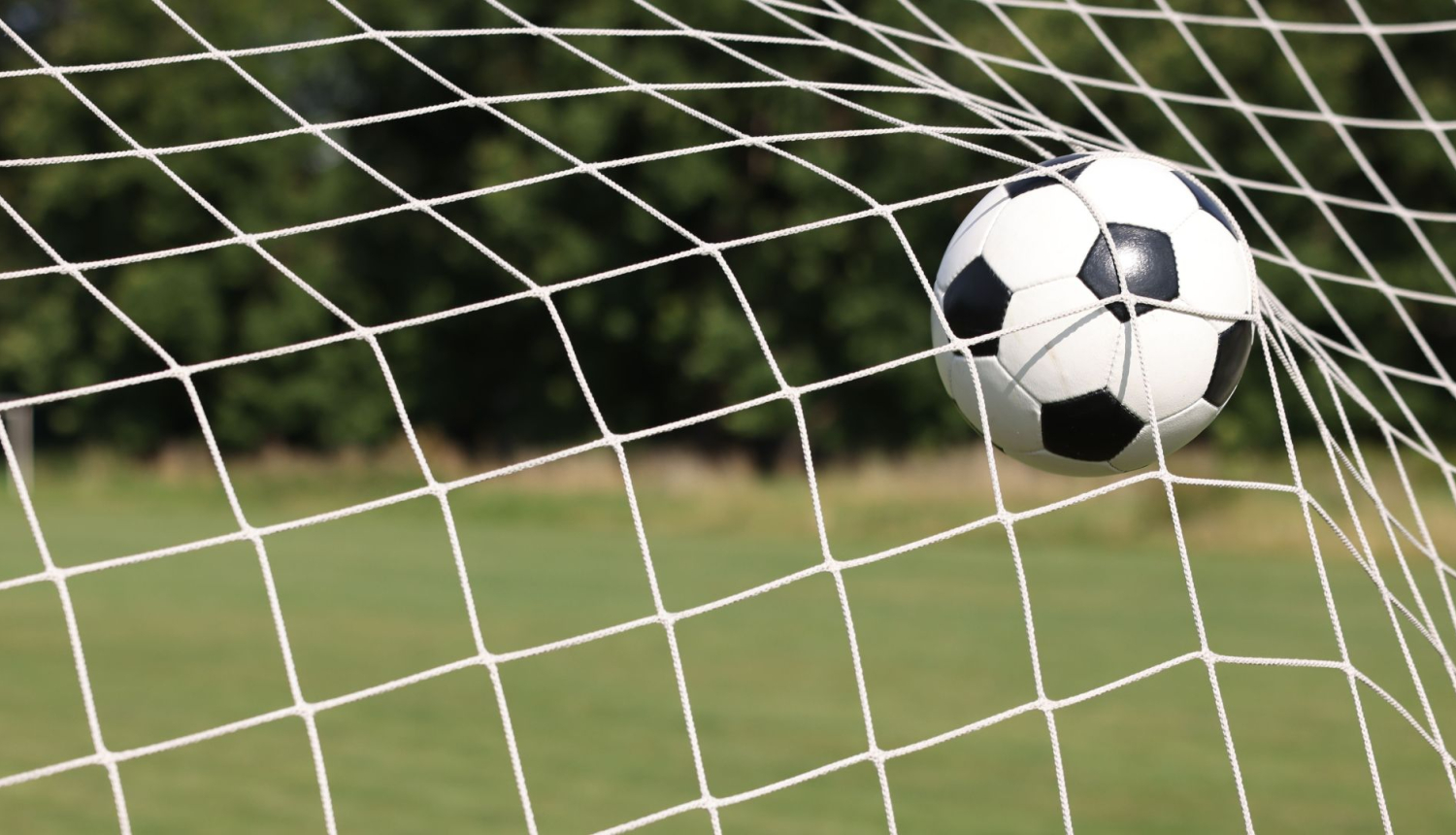 bumba tiek iesperta vārtos