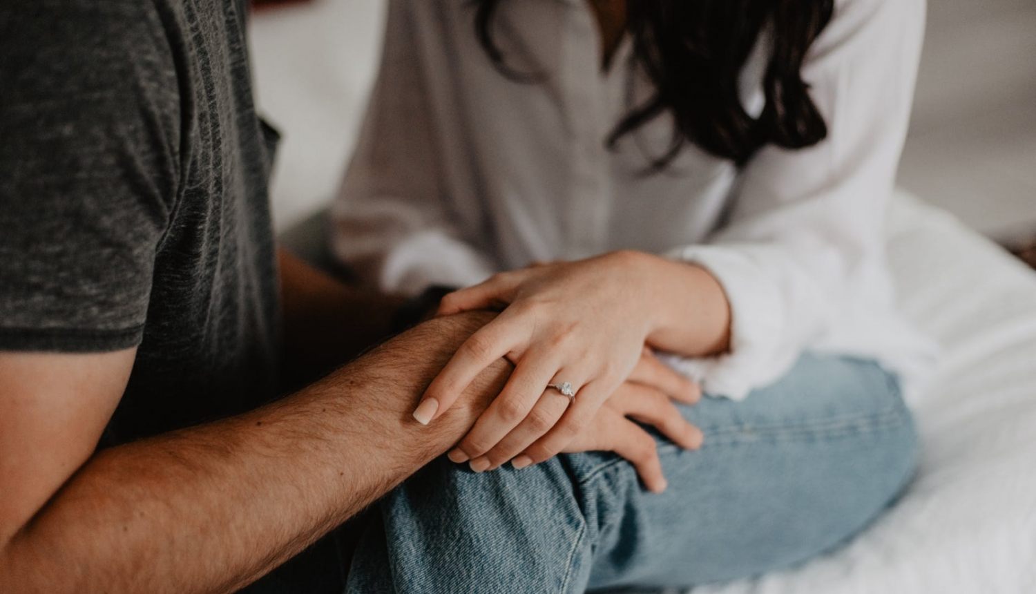 Atbalsts vīrietim no sievas - viņu rokas