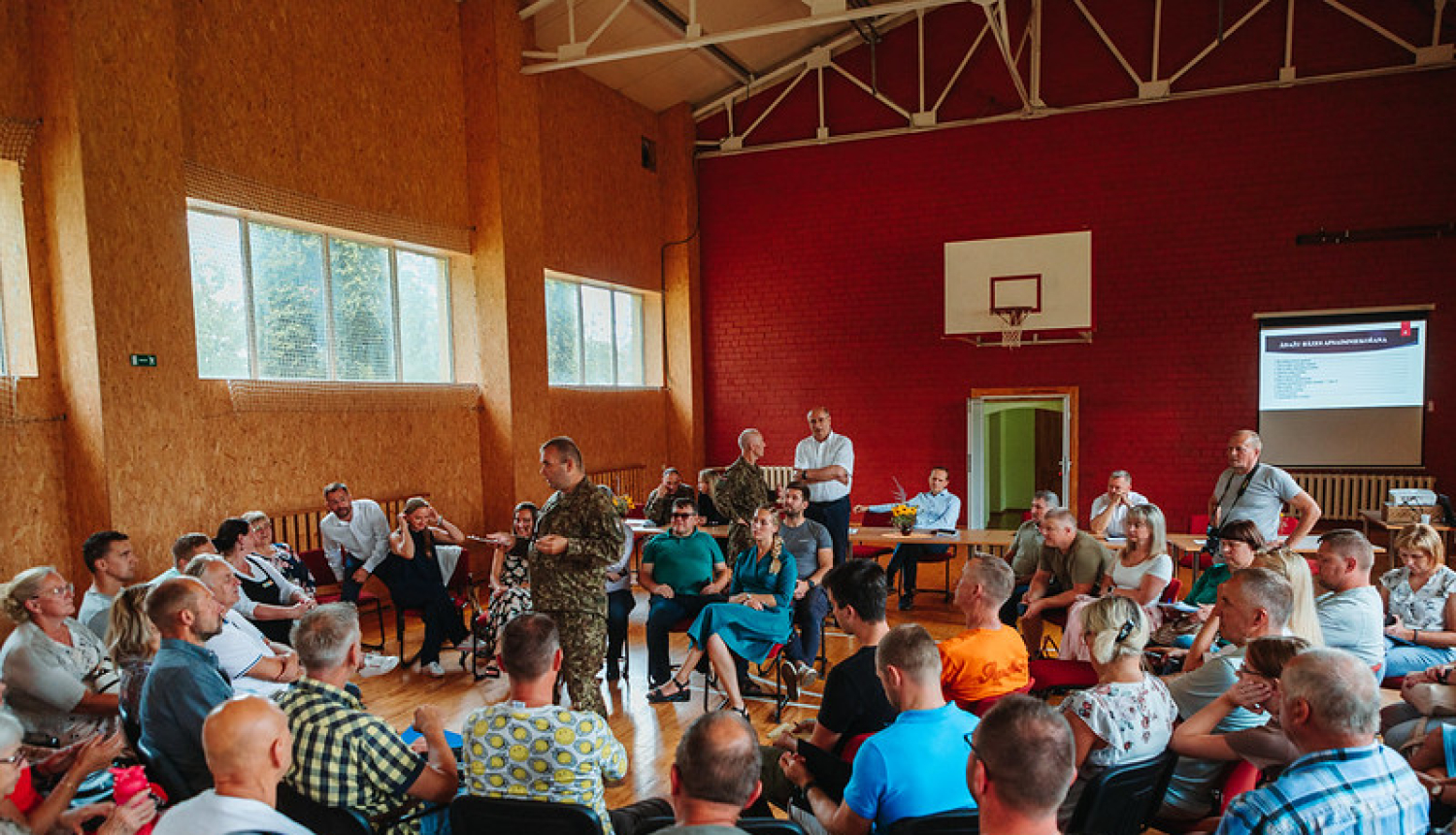 Sunākstē diskutē par attīstību 