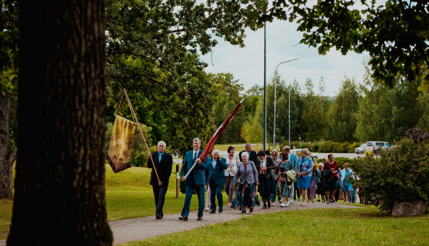 Vecbebros svin 100 gadi