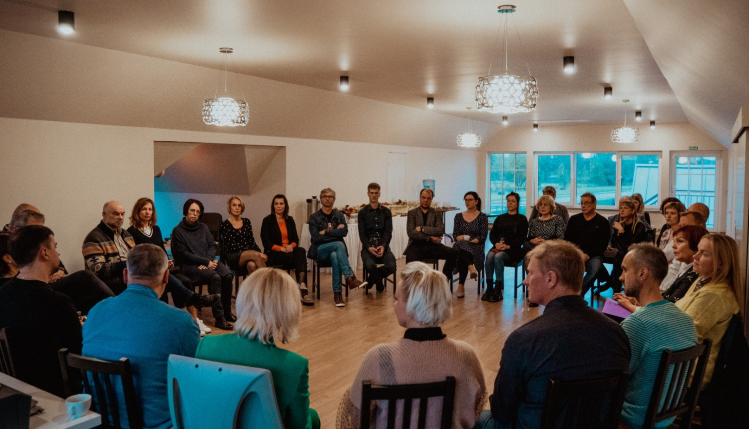 uznēmējudiskusija apli