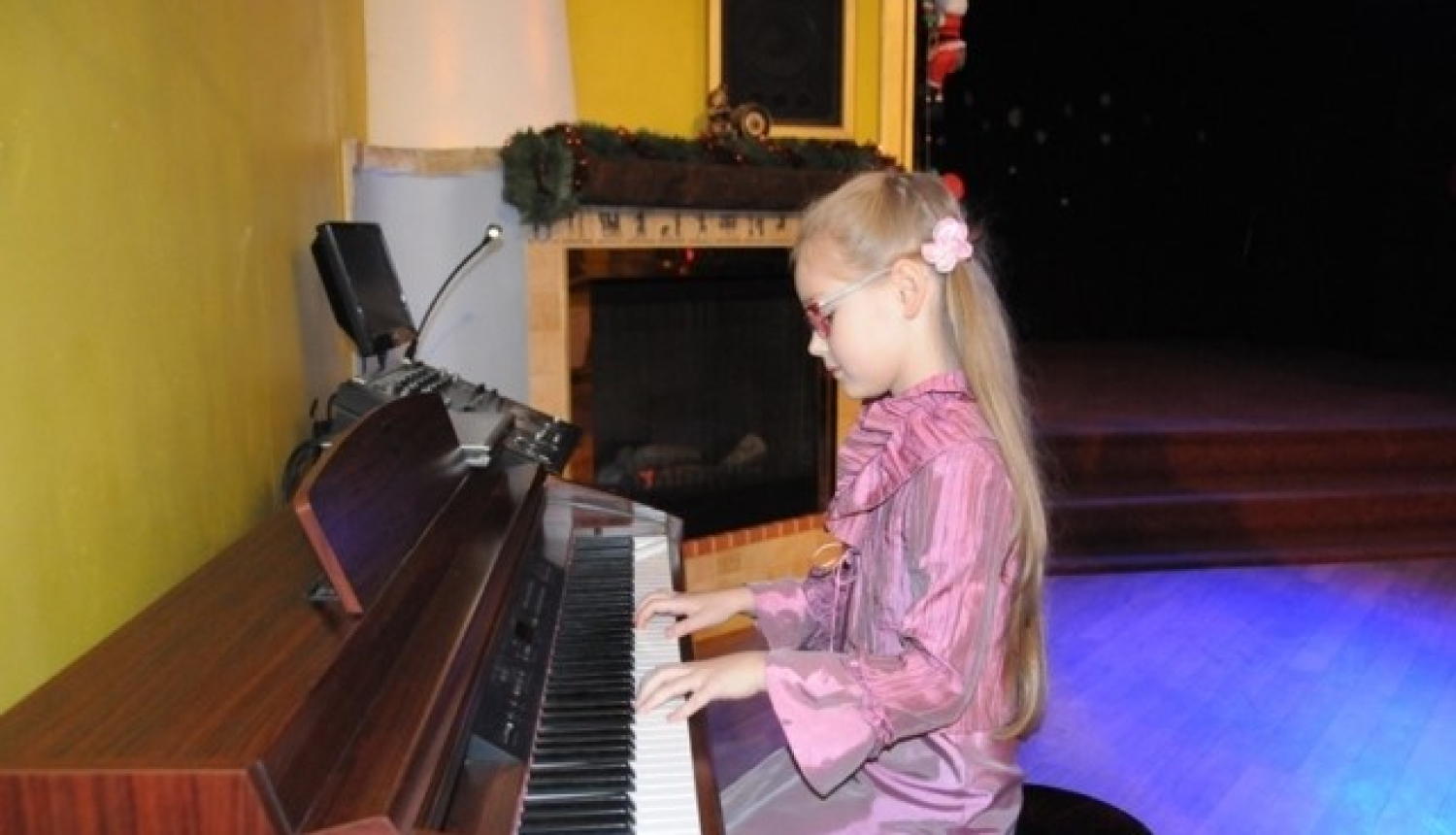 TALANTĪGA. Zane Dubinska starptautiskajā jauno pianistu konkursā “Ziemassvētku zvaigznes” ieguva pirmās pakāpes diplomu